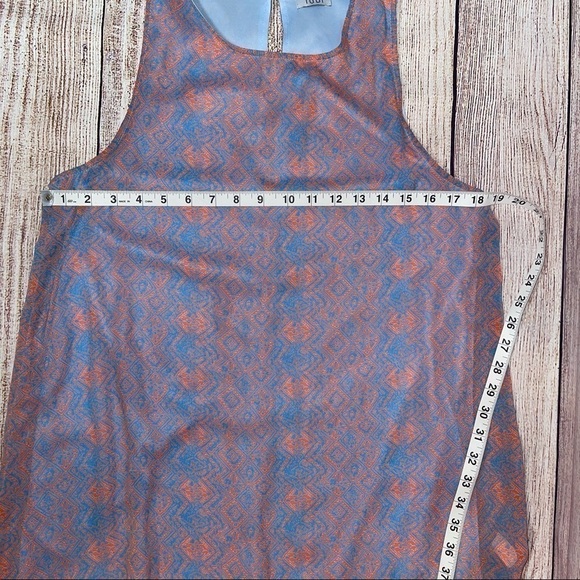 Tobi Sleeveless Shift Dress - Picture 8 of 8